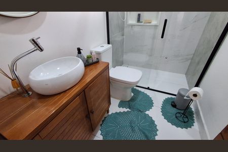 Casa à venda com 186m², 4 quartos e 3 vagas Casa à venda com 186m², 4 quartos e 3 vagasBanheiro Social 2