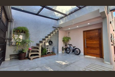 Casa à venda com 186m², 4 quartos e 3 vagas Casa à venda com 186m², 4 quartos e 3 vagasGaragem