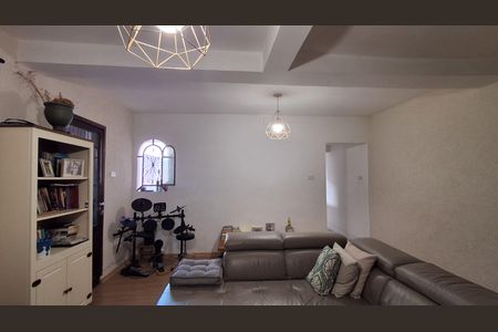 Casa à venda com 186m², 4 quartos e 3 vagas Casa à venda com 186m², 4 quartos e 3 vagasSala