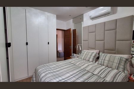 Casa à venda com 186m², 4 quartos e 3 vagas Casa à venda com 186m², 4 quartos e 3 vagasSuíte