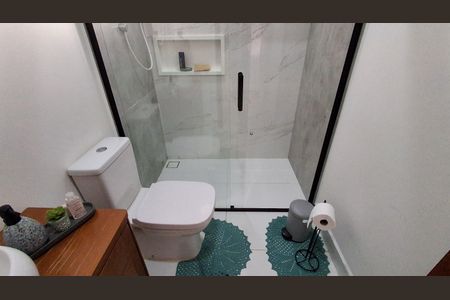Casa à venda com 186m², 4 quartos e 3 vagas Casa à venda com 186m², 4 quartos e 3 vagasBanheiro Social 2