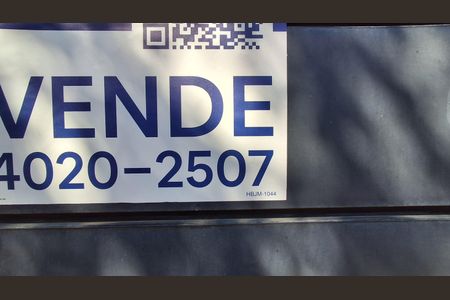 Casa à venda com 186m², 4 quartos e 3 vagas Casa à venda com 186m², 4 quartos e 3 vagasCódigo plaquinha HBJM-1044