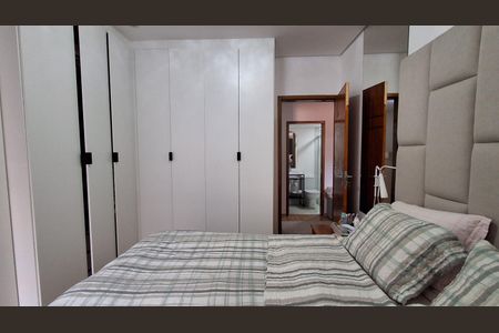 Casa à venda com 186m², 4 quartos e 3 vagas Casa à venda com 186m², 4 quartos e 3 vagasSuíte