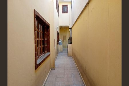 Casa à venda com 3 quartos, 105m² em Vila Basileia, São Paulo