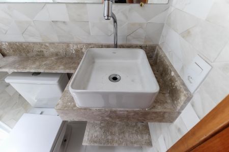 Apartamento à venda com 49m², 2 quartos e 1 vaga Apartamento à venda com 49m², 2 quartos e 1 vagaBanheiro