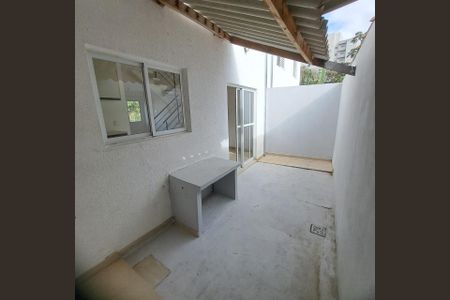 Casa de condomínio para alugar com 84m², 2 quartos e 2 vagas
