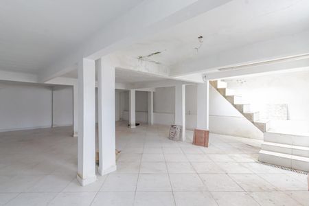 Casa de condomínio para alugar com 440m², 4 quartos e 4 vagas Casa de condomínio para alugar com 440m², 4 quartos e 4 vagasSalão