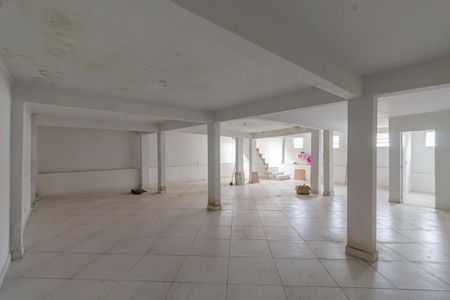 Casa de condomínio para alugar com 440m², 4 quartos e 4 vagas Casa de condomínio para alugar com 440m², 4 quartos e 4 vagasSalão