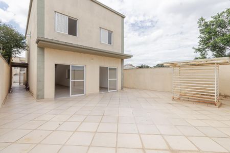 Casa de condomínio para alugar com 440m², 4 quartos e 4 vagas Casa de condomínio para alugar com 440m², 4 quartos e 4 vagasQuintal