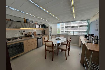 Apartamento à venda com 74m², 2 quartos e 1 vagaFoto 01
