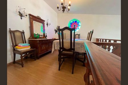 Casa à venda com 5 quartos, 176m² em São Francisco, Niterói