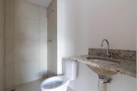 Banheiro de kitnet/studio à venda com 1 quarto, 18m² em Pinheiros, São Paulo