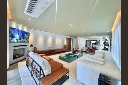 Apartamento à venda com 244m², 3 quartos e 3 vagas