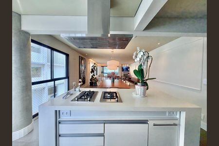 Apartamento à venda com 244m², 3 quartos e 3 vagas