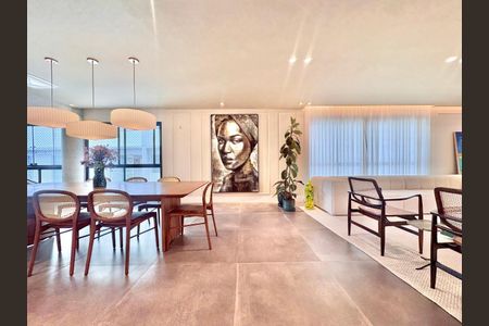 Apartamento à venda com 244m², 3 quartos e 3 vagas