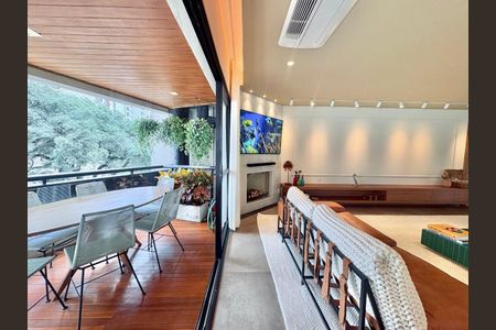 Apartamento à venda com 244m², 3 quartos e 3 vagas