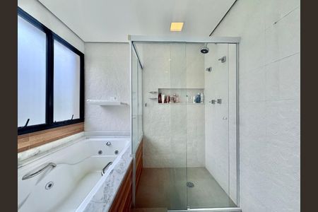 Apartamento à venda com 244m², 3 quartos e 3 vagas