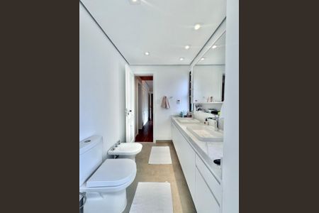 Apartamento à venda com 244m², 3 quartos e 3 vagas