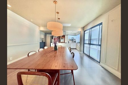 Apartamento à venda com 244m², 3 quartos e 3 vagas