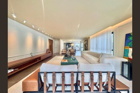 Apartamento à venda com 244m², 3 quartos e 3 vagas