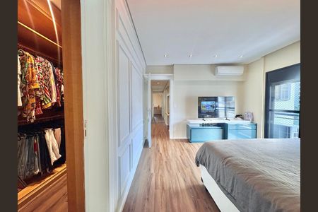 Apartamento à venda com 244m², 3 quartos e 3 vagas