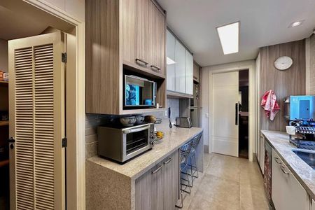 Apartamento à venda com 250m², 4 quartos e 4 vagas