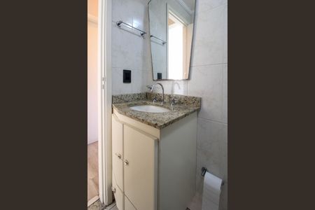 Apartamento para alugar com 72m², 3 quartos e 2 vagas Apartamento para alugar com 72m², 3 quartos e 2 vagasBanheiro social