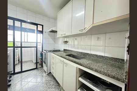 Apartamento para alugar com 72m², 3 quartos e sem vaga