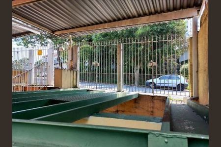 GARAGEM de casa à venda com 4 quartos, 328m² em Jaguaré, São Paulo