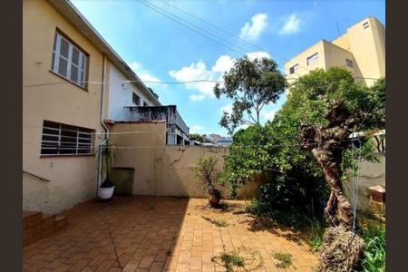 Casa à venda com 328m², 4 quartos e 4 vagasAREA EXTERNA