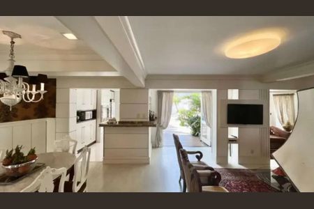 Casa à venda com 307m², 3 quartos e 2 vagasCozinha