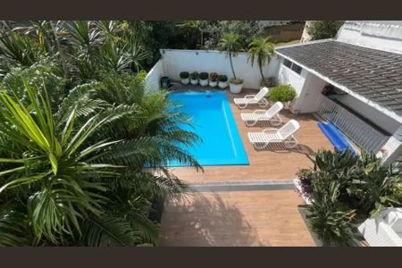 Casa à venda com 307m², 3 quartos e 2 vagasÁrea externa