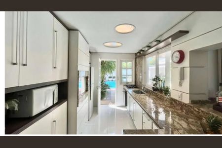 Casa à venda com 307m², 3 quartos e 2 vagasCozinha