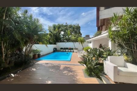 Casa à venda com 307m², 3 quartos e 2 vagasÁrea externa