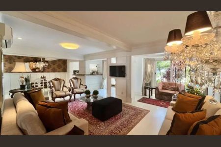 Sala de casa à venda com 3 quartos, 307m² em Menino Deus, Porto Alegre