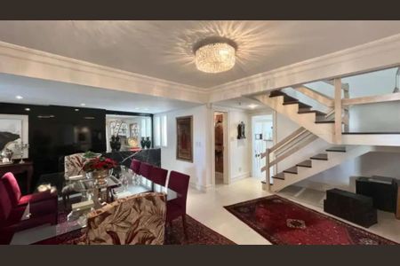 Casa à venda com 307m², 3 quartos e 2 vagasSala