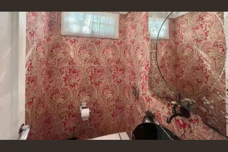 Casa à venda com 307m², 3 quartos e 2 vagasLavabo