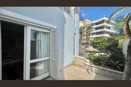 Casa à venda com 307m², 3 quartos e 2 vagasÁrea externa