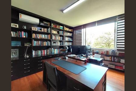 Apartamento à venda com 202m², 4 quartos e 1 vaga