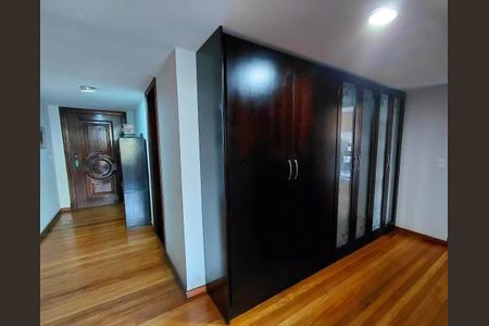 Apartamento à venda com 202m², 4 quartos e 1 vaga
