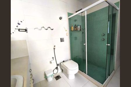 Apartamento à venda com 202m², 4 quartos e 1 vaga