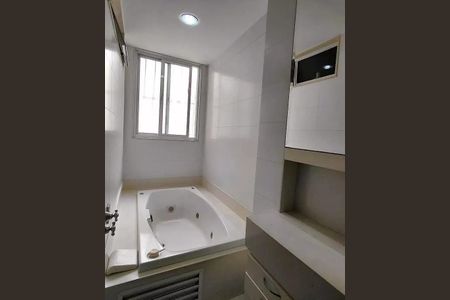 Apartamento à venda com 202m², 4 quartos e 1 vaga