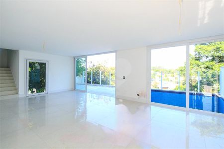 Casa à venda com 4 quartos, 328m² em Jardim Petropolis, São Paulo
