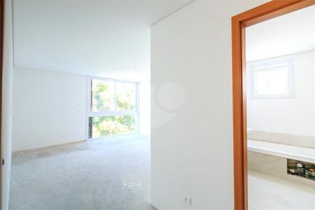 Casa à venda com 4 quartos, 328m² em Jardim Petropolis, São Paulo