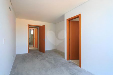 Casa à venda com 4 quartos, 328m² em Jardim Petropolis, São Paulo