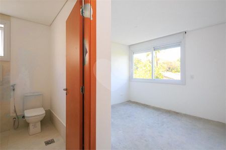 Casa à venda com 328m², 4 quartos e 3 vagas