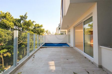 Casa à venda com 328m², 4 quartos e 3 vagas