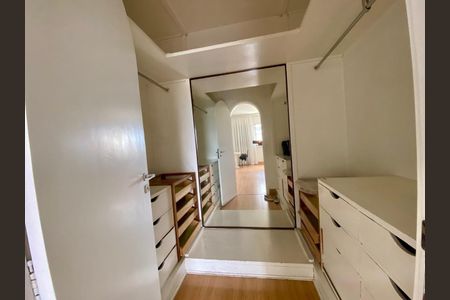 Apartamento à venda com 296m², 4 quartos e 3 vagas