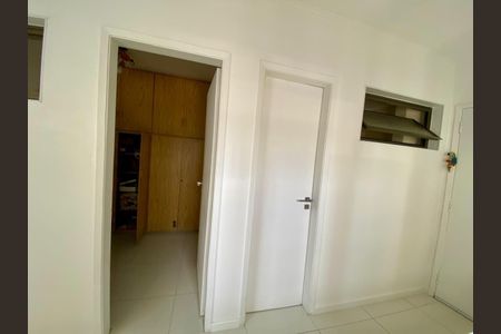 Apartamento à venda com 296m², 4 quartos e 3 vagas