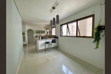 Apartamento à venda com 296m², 4 quartos e 3 vagas